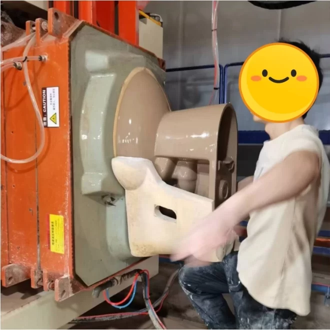 Machine de coulée de produits sanitaires à haute pression