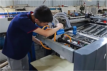 Assistência técnica a máquinas de cerâmica