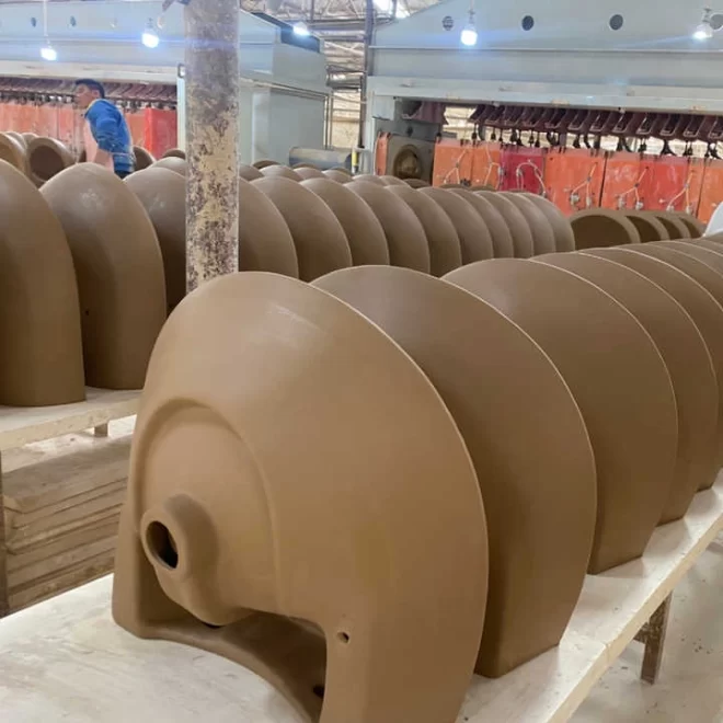 Machine de coulée de produits sanitaires à haute pression