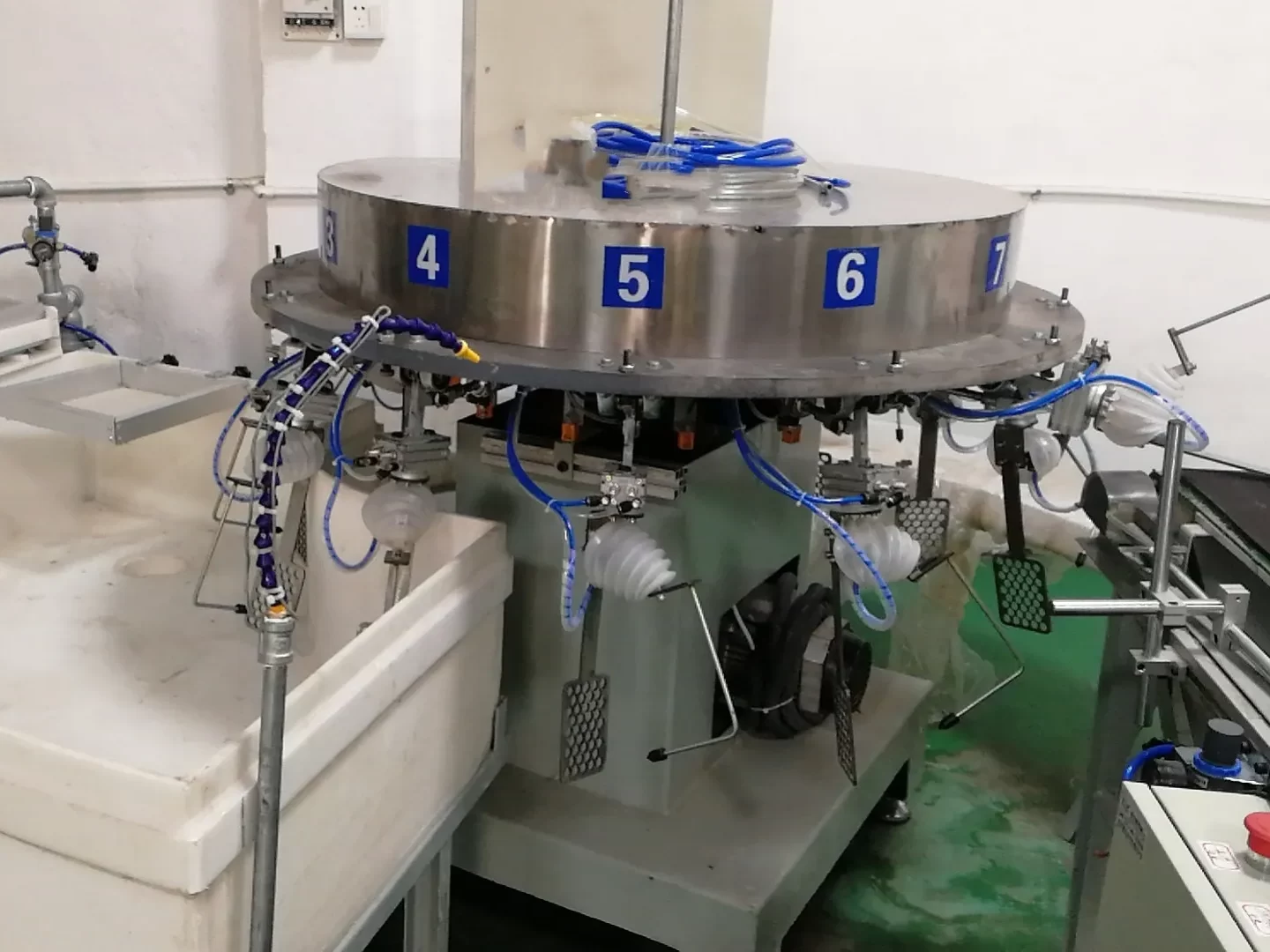 12 Station Automatic Ceramic Glazing Machine: Improve Efficiency & Consistency in Tableware Production 4 glazing machine