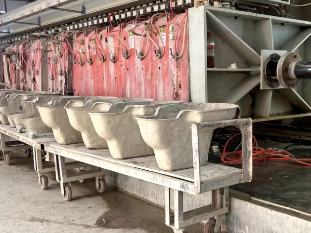 Driving the Future of Indian Ceramics: How Automation and High-Pressure Casting Redefine ROI in 2026 2 High-pressure Sanitary Ware Casting Machine